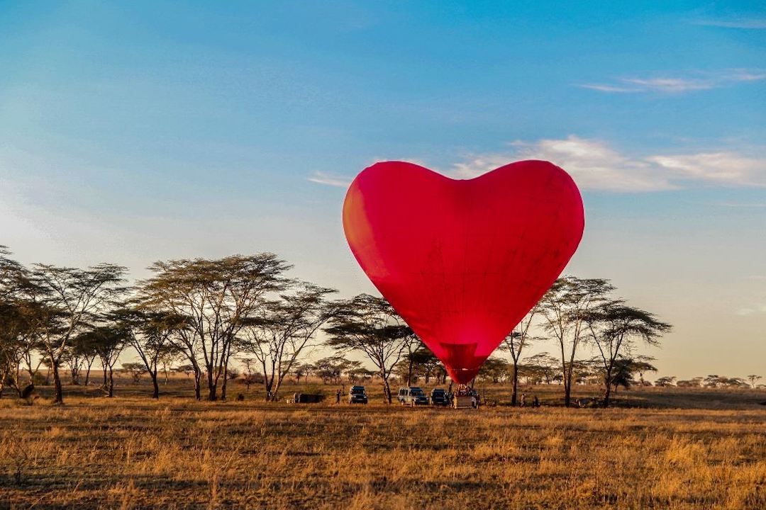 Honeymoon safari Tanzania Heart shaped balloon