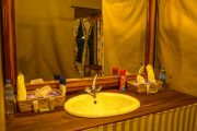Osinon Serengeti Bathroom