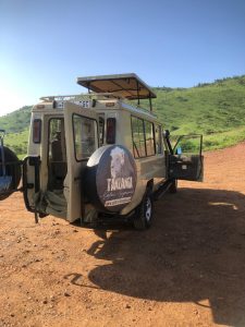 tanzania-safari-vehicle-trunk