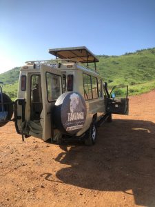 tanzania-safari-vehicle-trunk