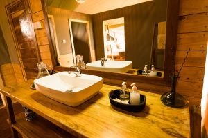 Tukaone Serengeti Weavers Camp Bathroom